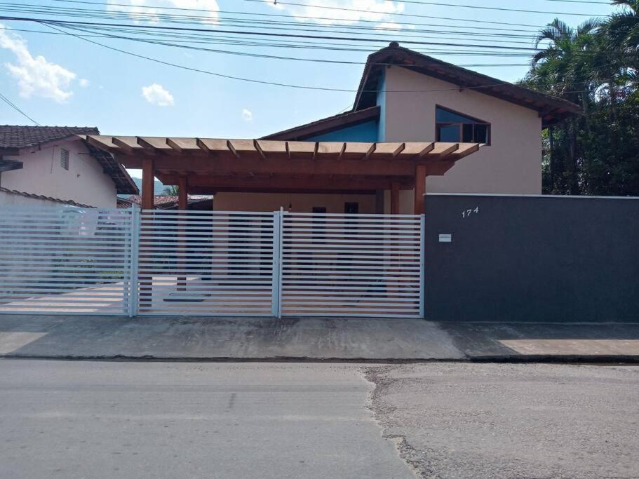 Villa Casa Estilo Minimalista Em Ubatuba Esterno foto